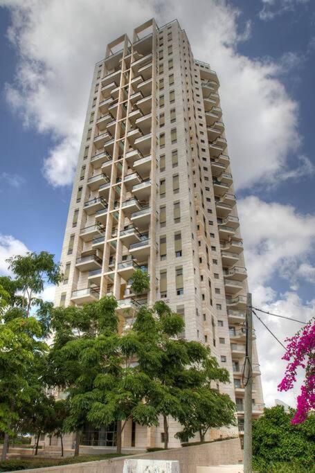 Beautiful Penthouse W/Amazing View, Prime Location Apartment Ramat Gan Exterior photo